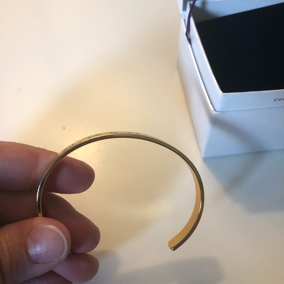 Coordinates Collection Legend Cuff bracelet - New York City - 22K Gold Vermeil - Picture 2 of 5